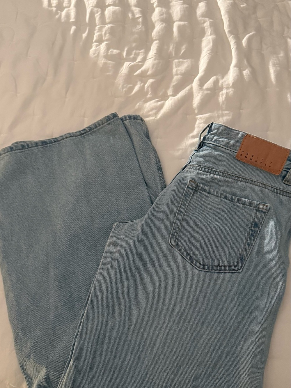 PacSun Women's Wide-Leg Jeans in Light Blue Wash - Picture 2 of 3